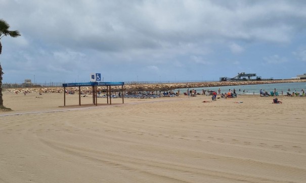 Videresalg - Lejlighed lejlighed -
Torrevieja - Playa de los Naufragos