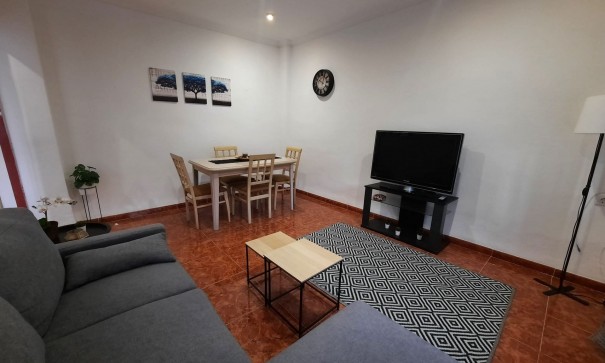 Återförsäljning - Radhus -
Salinas