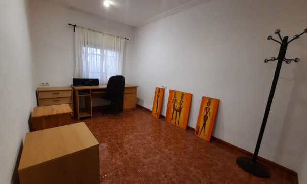 Återförsäljning - Radhus -
Salinas