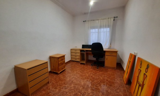 Återförsäljning - Radhus -
Salinas