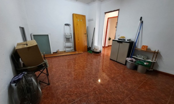 Återförsäljning - Radhus -
Salinas