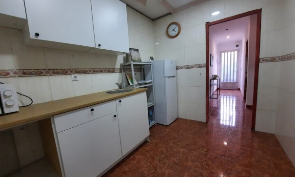 Återförsäljning - Radhus -
Salinas