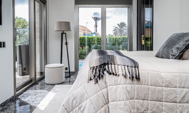 Sale - Detached Villa -
La Zenia - Beachside