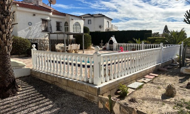 Återförsäljning - Villa i parhus -
Ciudad Quesada - Rojales - CENTRO