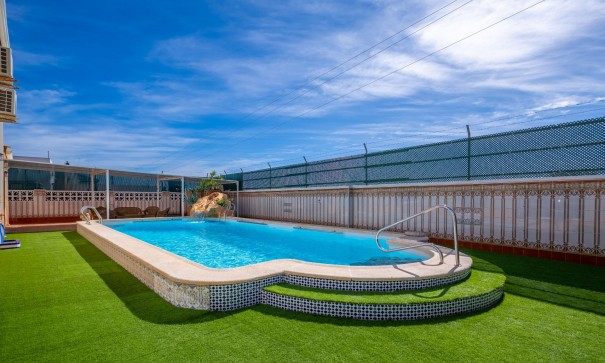 Herverkoop - Vrijstaande Villa -
Torrevieja - El chaparral