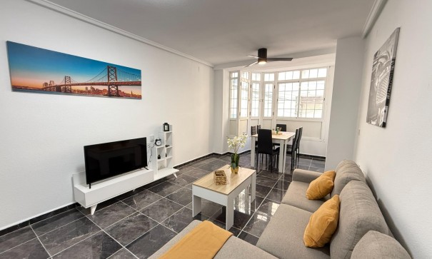 Herverkoop - Apartement Flat -
Torrevieja - Center