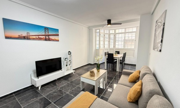 Herverkoop - Apartement Flat -
Torrevieja - Center