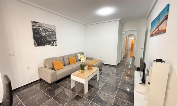 Herverkoop - Apartement Flat -
Torrevieja - Center