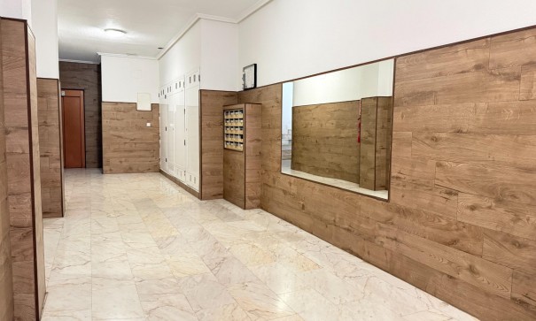 Herverkoop - Apartement Flat -
Torrevieja - Center