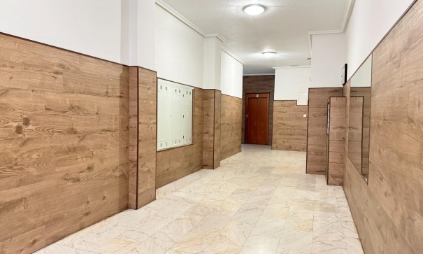 Herverkoop - Apartement Flat -
Torrevieja - Center