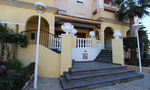 Revente - Appartement -
Torrevieja - Aldea del mar