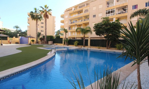Revente - Appartement -
Torrevieja - Aldea del mar