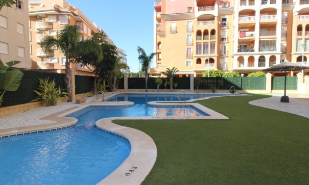Revente - Appartement -
Torrevieja - Aldea del mar