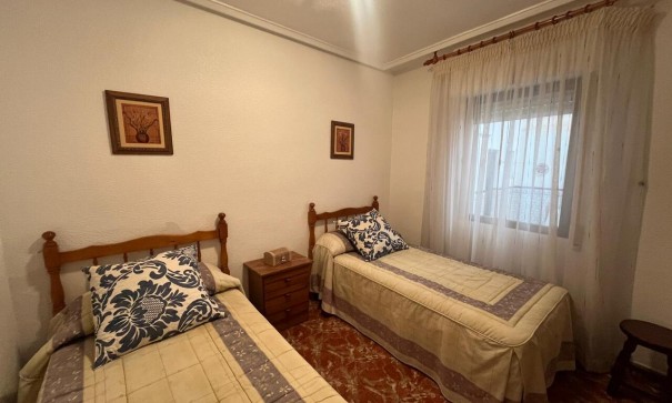 Återförsäljning - Radhus -
Algorfa