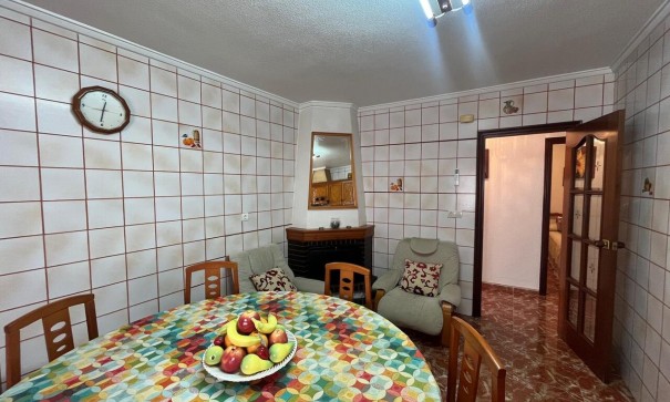 Återförsäljning - Radhus -
Algorfa