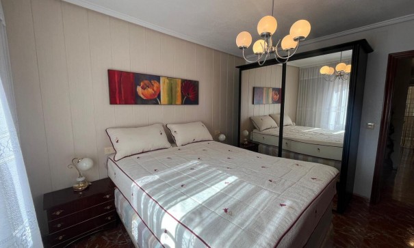 Återförsäljning - Radhus -
Algorfa