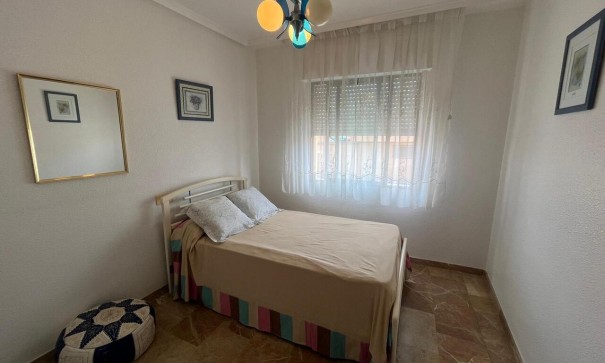 Återförsäljning - Radhus -
Algorfa