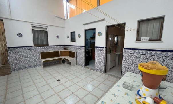 Återförsäljning - Radhus -
Algorfa