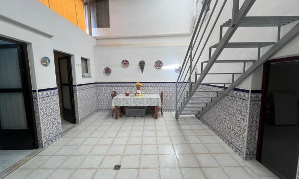 Återförsäljning - Radhus -
Algorfa