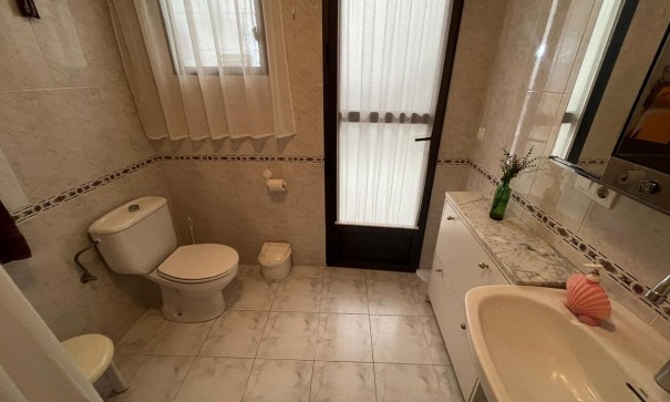 Återförsäljning - Radhus -
Algorfa