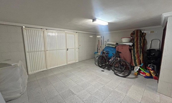 Återförsäljning - Radhus -
Algorfa