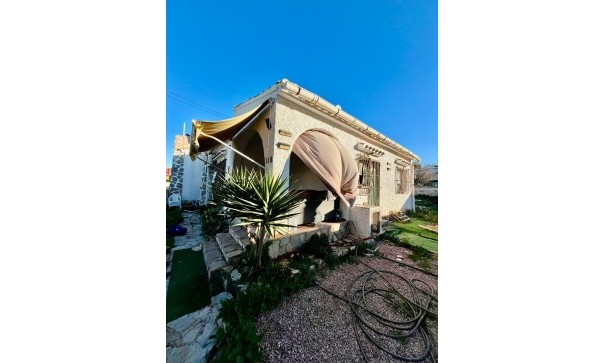 Venta - Chalet Independiente -
Torrevieja - Aguas Nuevas
