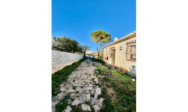 Venta - Chalet Independiente -
Torrevieja - Aguas Nuevas