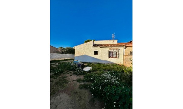 Venta - Chalet Independiente -
Torrevieja - Aguas Nuevas
