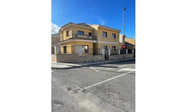 Revente - Maison de ville -
Pinoso - Pinoso Alicante