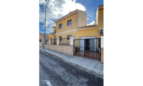 Revente - Maison de ville -
Pinoso - Pinoso Alicante