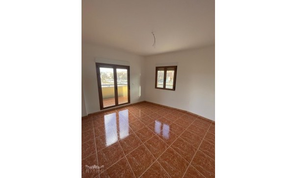 Revente - Maison de ville -
Pinoso - Pinoso Alicante