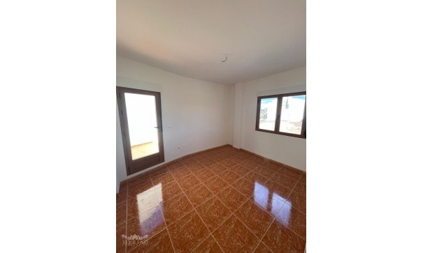 Revente - Maison de ville -
Pinoso - Pinoso Alicante