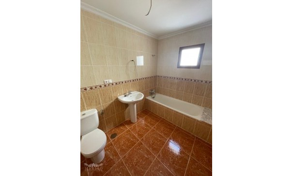 Revente - Maison de ville -
Pinoso - Pinoso Alicante