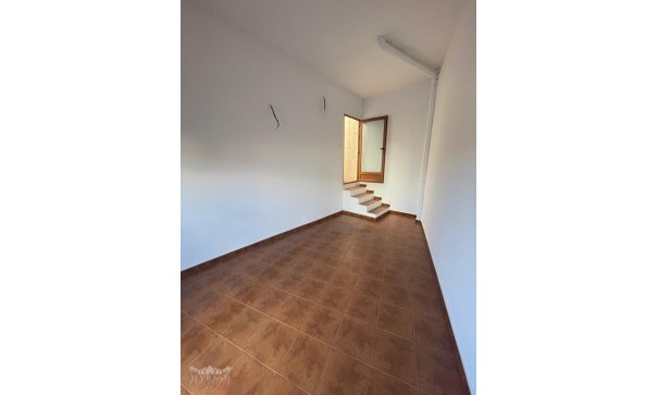 Revente - Maison de ville -
Pinoso - Pinoso Alicante