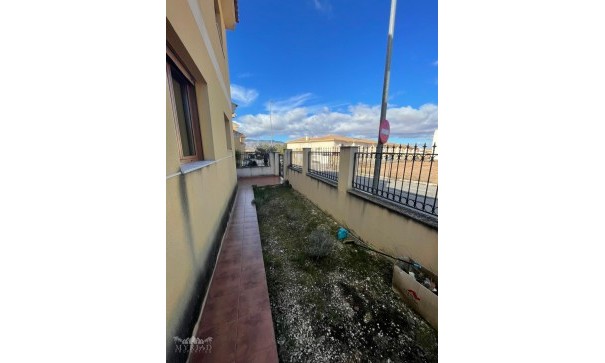 Revente - Maison de ville -
Pinoso - Pinoso Alicante