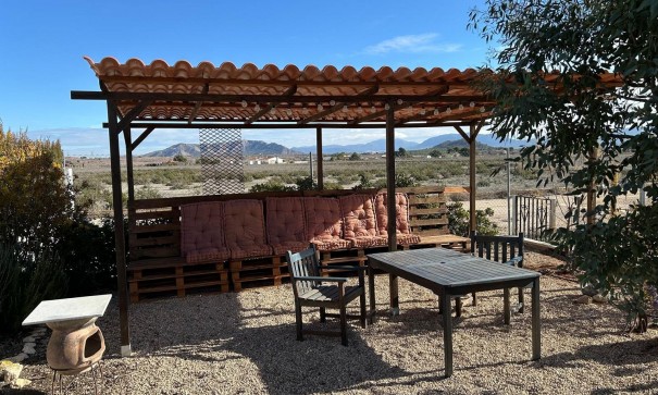 Återförsäljning - Fristående villa -
Villena