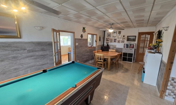 Återförsäljning - Fristående villa -
Villena