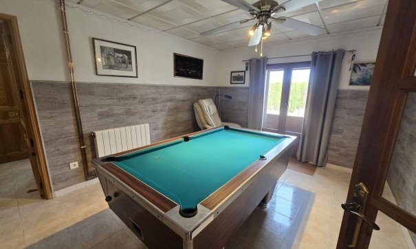 Återförsäljning - Fristående villa -
Villena