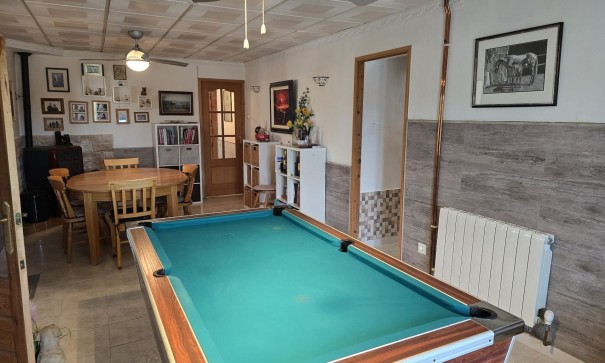 Återförsäljning - Fristående villa -
Villena