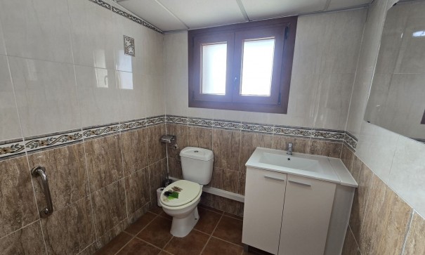 Återförsäljning - Fristående villa -
Villena