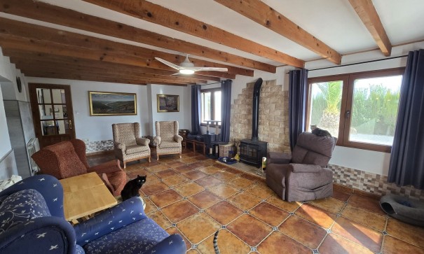 Återförsäljning - Fristående villa -
Villena