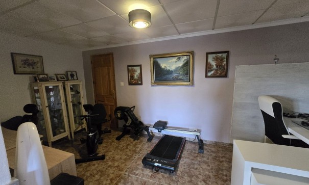 Återförsäljning - Fristående villa -
Villena