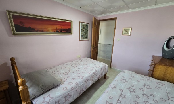 Återförsäljning - Fristående villa -
Villena