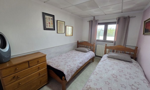 Återförsäljning - Fristående villa -
Villena