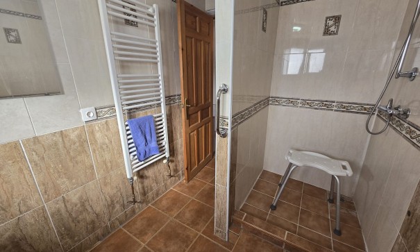 Återförsäljning - Fristående villa -
Villena