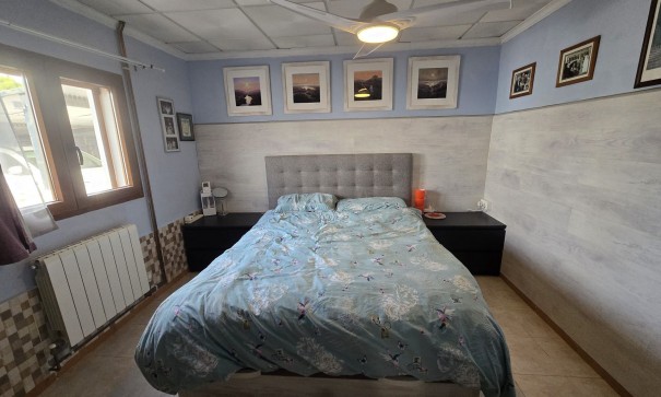 Återförsäljning - Fristående villa -
Villena