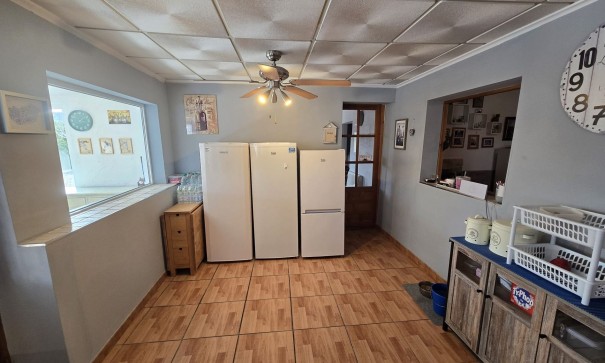 Återförsäljning - Fristående villa -
Villena