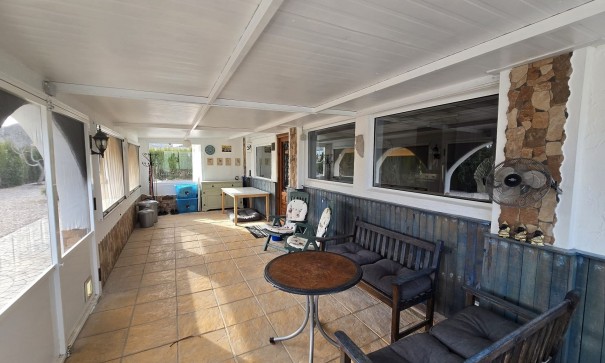 Återförsäljning - Fristående villa -
Villena