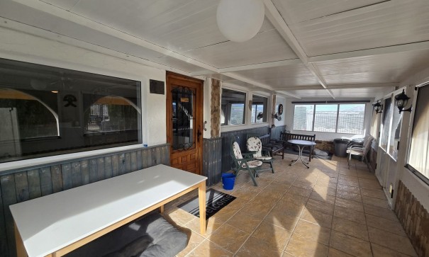 Återförsäljning - Fristående villa -
Villena