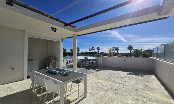 Återförsäljning - Villa i parhus -
Torre Pacheco